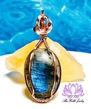 Load image into Gallery viewer, Handmade Labradorite Copper Wirework Pendant - Protection Mystical Crystal